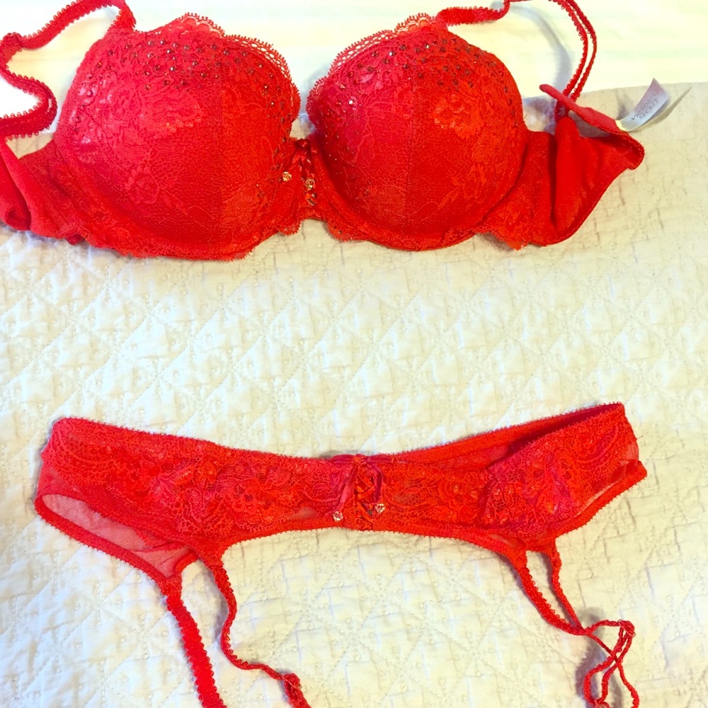 Red Victoria’s Secret Set